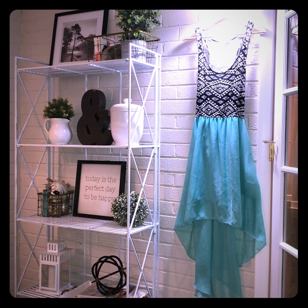 🎉NEW ARRIVAL🎉 High low dress